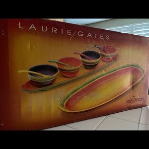 10-piece serve-ware set.